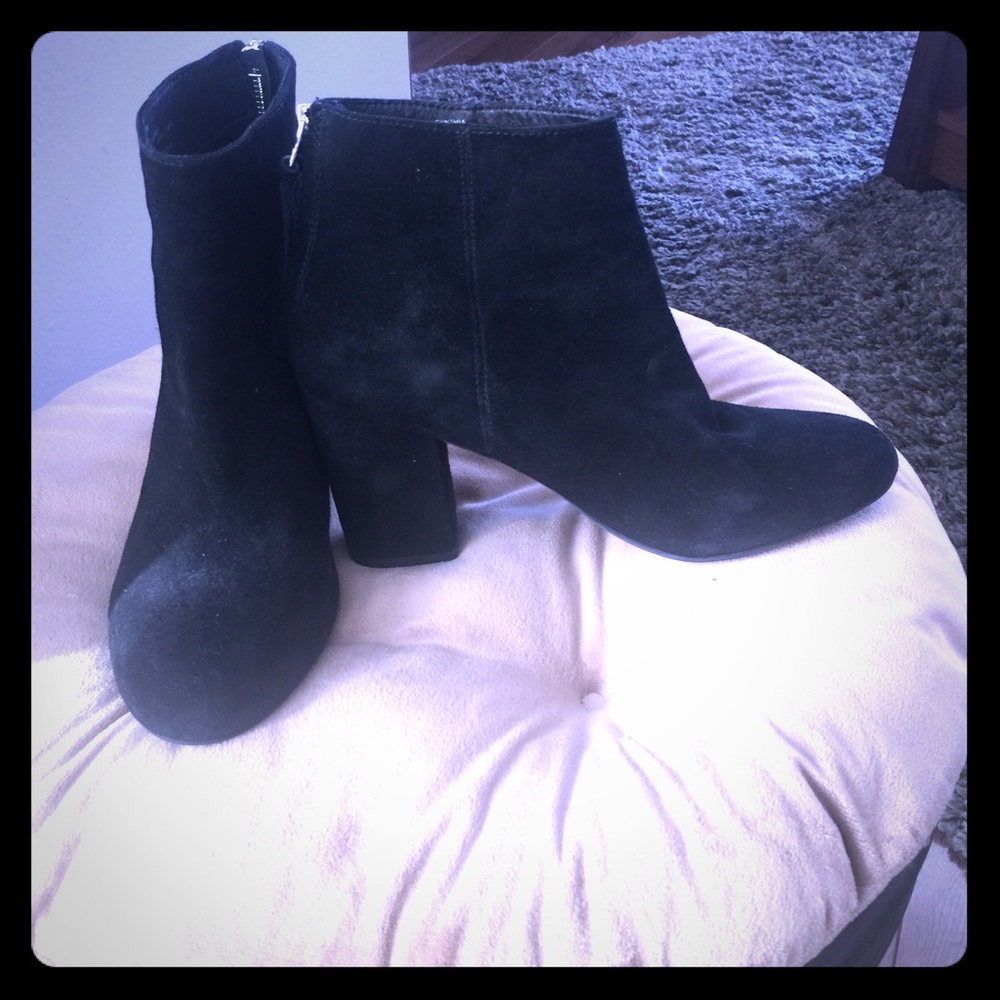 Steve Madden black suede Cynthia booties
